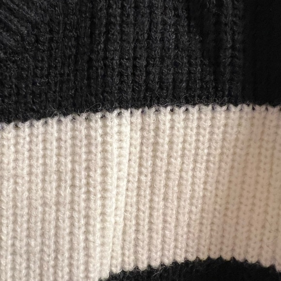 Boutique Beige Cream Striped Sweater Fits L/XL - Picture 6 of 6